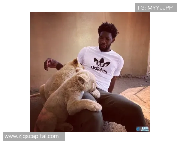 足球明星背部狮子纹身的象征意义与个人故事解析 足球明星背部狮子纹身的象征意义与个人故事解析